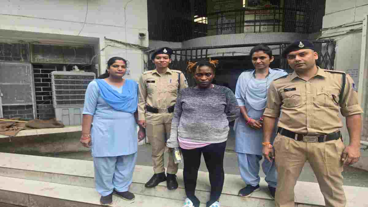 इंदौर में इंटरनेशनल ड्रग नेटवर्क पर बड़ा प्रहार: नाइजीरियन महिला 57.18 ग्राम कोकीन के साथ गिरफ्तार, बिजनेस वीजा पर आई थी भारत