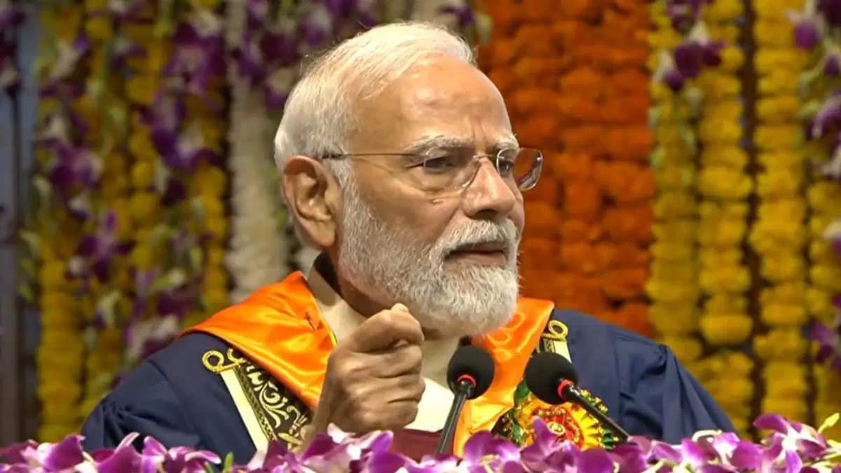 ‘जिंदगी की परीक्षा में सब कुछ ‘Out of Syllabus’ होता है…,’ पीएम मोदी IIT Delhi के दिक्षांत समारोह में शामिल हुए