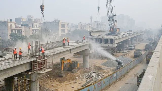 प्रदूषण के बावजूद दिल्ली में जारी रहेंगे विकास कार्य, बड़ी परियोजनाओं को मिल सकती है राहत