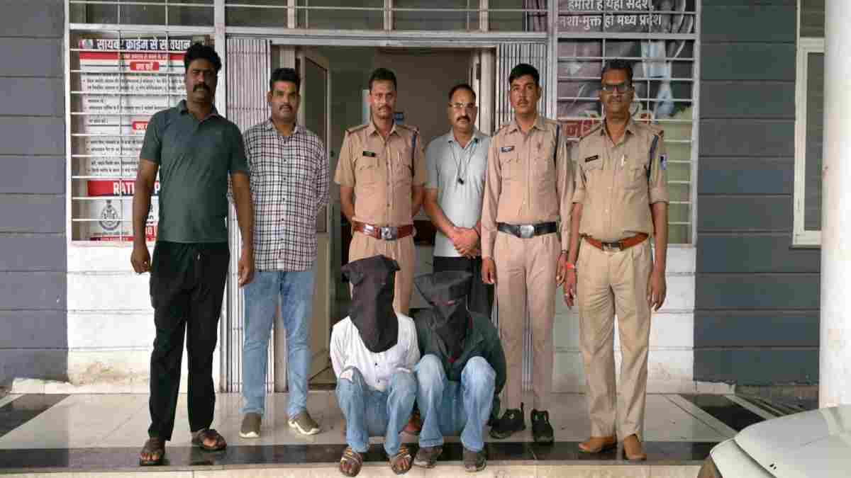 रतलाम में पुलिस की बड़ी कार्रवाई: 14.70 लाख रुपये की एमडीएमए और डोडाचूरा के साथ दो तस्कर गिरफ्तार, वाहन भी किया जब्त 