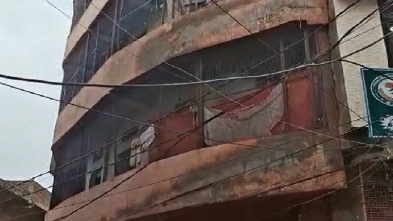 Jaipur Leaning Building: जयपुर में पीसा की मीनार जैसा झुका तीन मंजिला मकान, 40 लोगों को निकाला गया सुरक्षित