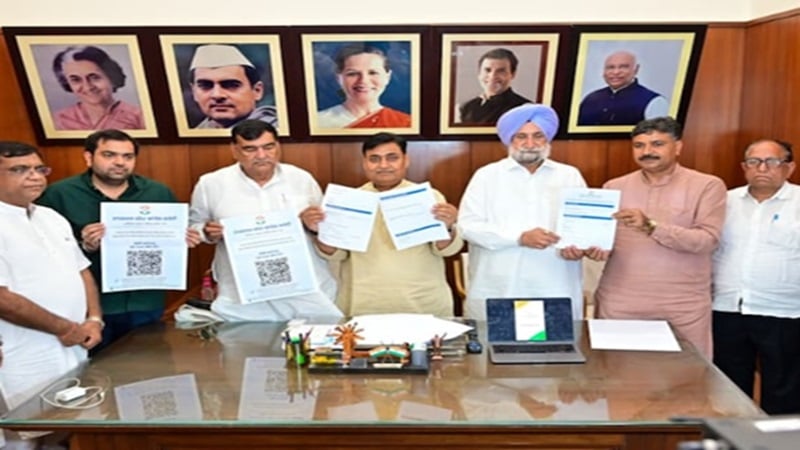 टिकट चाहिए तो पहले QR कोड स्कैन करें! कांग्रेस ने बदली पूरी प्रक्रिया, सोशल मीडिया भी होगा अहम