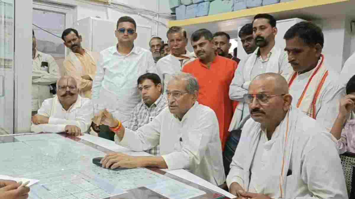 जमीन नहीं कागजों में बन रही सड़कें! भ्रष्टाचार के खिलाफ भड़के विधायक, कहा- मर जाएंगे तब बनाओगे