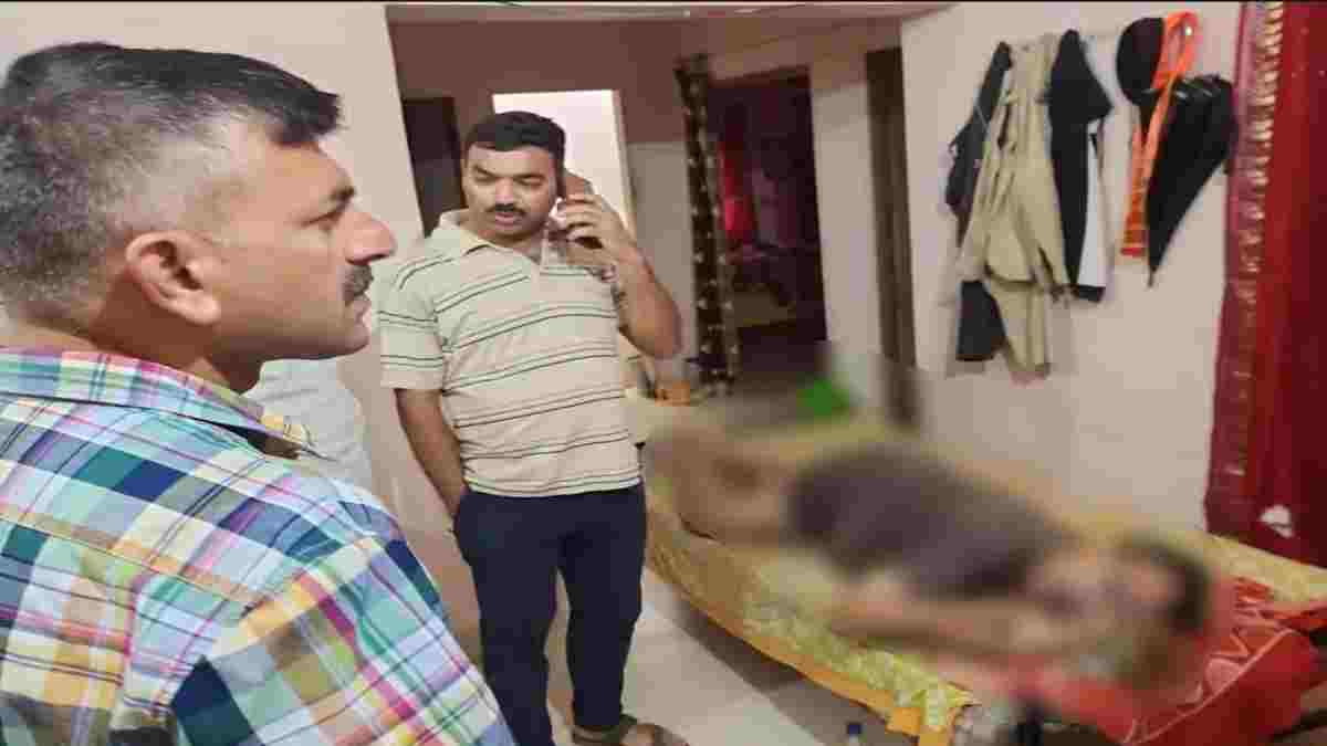 सरकारी क्वार्टर में खामोश मिली जिंदगी: ड्यूटी पर नहीं पहुंचे ASI, साथी पुलिसकर्मियों ने खोला दरवाजा तो उड़ गए होश 