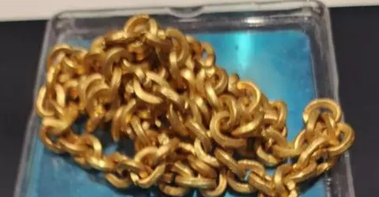 Ahmedabad Airport Gold Smuggling: 83 लाख के सोने के साथ महिला डॉक्टर गिरफ्तार