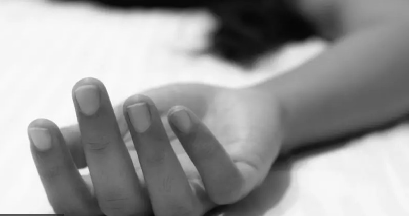 सूरत में भाजपा नेता की बहू ने की आत्महत्या, अंतर्वस्त्रों से मिला सुसाइड नोट