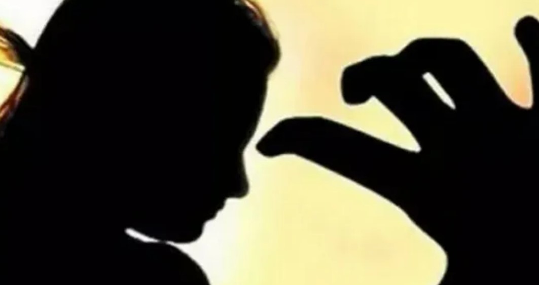 2 नाबालिग बहनें, 1 दरिंदा : आश्रम स्कूल में ‘गुड टच-बैड टच’ सेमिनार के दौरान बेनकाब हुआ आरोपी