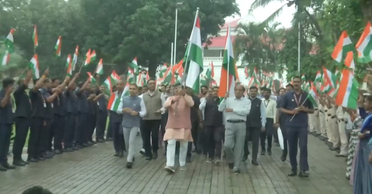 बारिश नहीं रोक पाई देशभक्ति का जज़्बा: सीएम डॉ. मोहन यादव ने किया तिरंगा यात्रा का शुभारंभ, कहा- आजीवन करें देश की सेवा