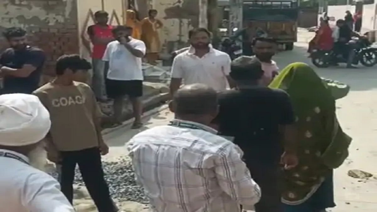20 बच्चों के सामने स्कूल बस में चढ़ा शख्स, फिर जो हुआ उससे मच गई अफरा-तफरी