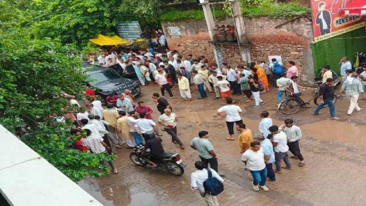 चरखी दादरी में गैंगवार: सिटी थाने के सामने चली ताबड़तोड़ गोलियां, 6 घायल; 2 की हालत गंभीर