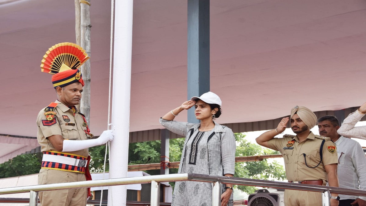 कैथल में स्वतंत्रता दिवस समारोह की फाइनल रिहर्सल, डीसी अपराजिता ने फहराया तिरंगा