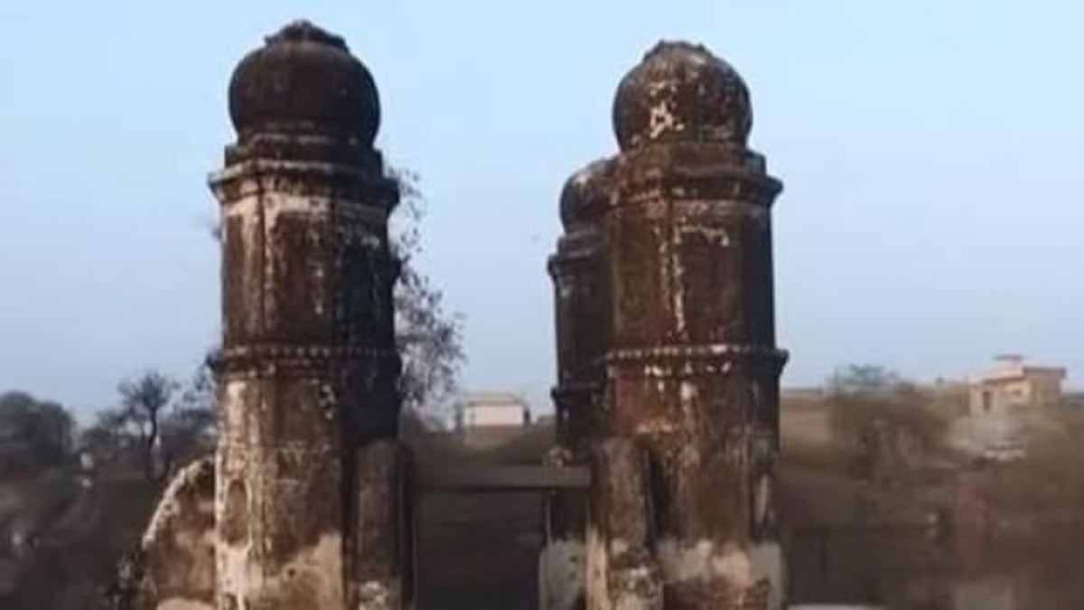 तोपों से दहला था गांव, सड़क पर बहा था खून; आजादी के 71 साल बाद रोहनत गांव में फहरा तिरंगा