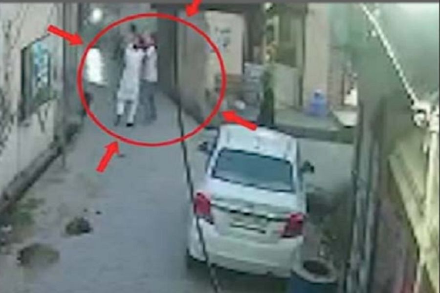 रिटायर्ड फौजी ने मामूली विवाद में की ताबड़तोड़ फायरिंग, पूर्व सरपंच के पति को लगी 3 गोलियां
