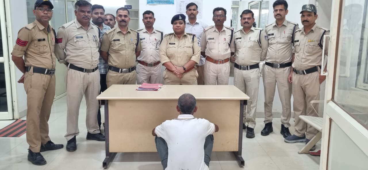 दिल दहलाने वाली वारदात: नशे में गाली दी तो पति के दोस्त ने की हत्या, शव के दो टुकड़े कर कचरे के ढेर में फेंका, आरोपी गिरफ्तार