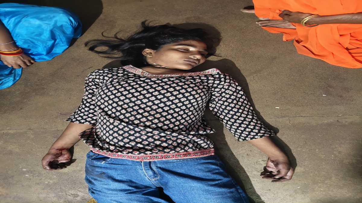 13 साल की छात्रा की संदिग्ध मौत: फंदे से लटकी मिली लाश, नस कटी और शरीर पर चोट के निशान, हत्या की आशंका