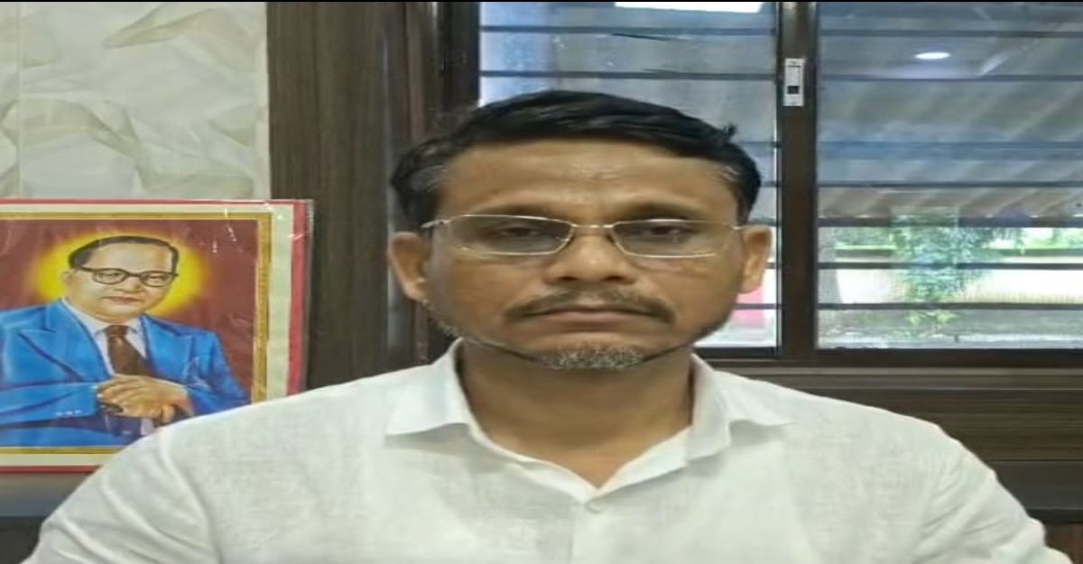 राजस्व प्रकरण की नकल में देरी पर हाईकोर्ट सख्तः तहसीलदार को 5 हजार रुपये प्रतिकर देने के निर्देश