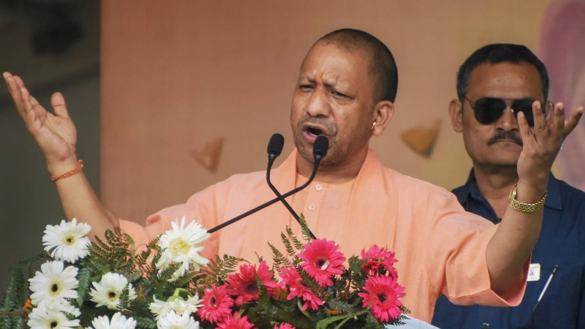 योगी का विपक्ष पर हमला: बोले- लोकतंत्र में सवाल पूछने का हक है तो जवाब सुनने का दायित्व भी