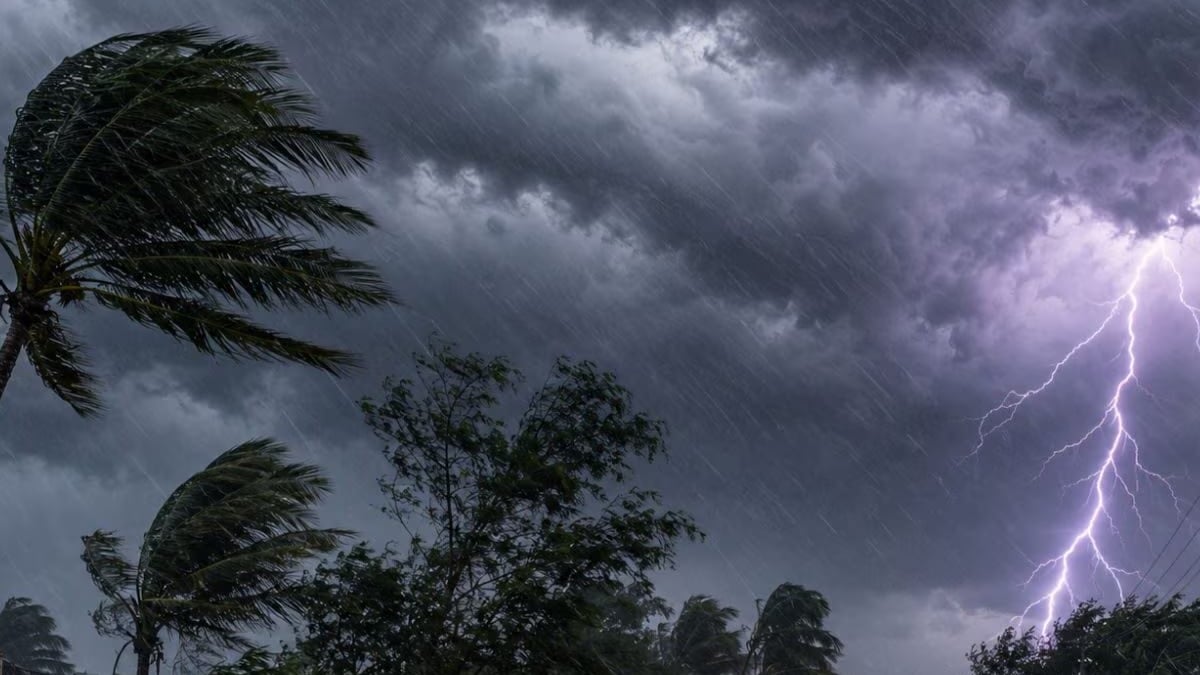 यूपी के 75 जिलों में बारिश का अलर्ट, नदियां उफान पर; घाटों से गांवों तक पानी का कब्जा