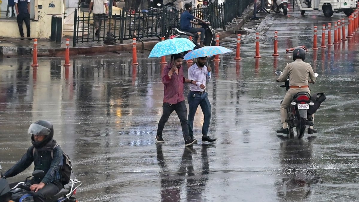 यूपी में बारिश-बाढ़ का डबल अटैक, 28 जिलों में अलर्ट; 10 नदियां उफान पर, 16 जिलों में बाढ़ का खतरा