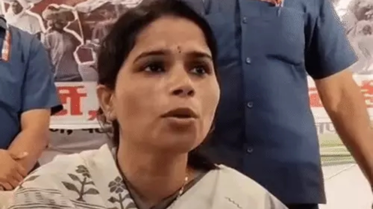 ‘खून में बदमाशी हो तो सोच नहीं बदलती’, अतीक के बेटों पर BJP नेता पूजा पाल का बड़ा हमला