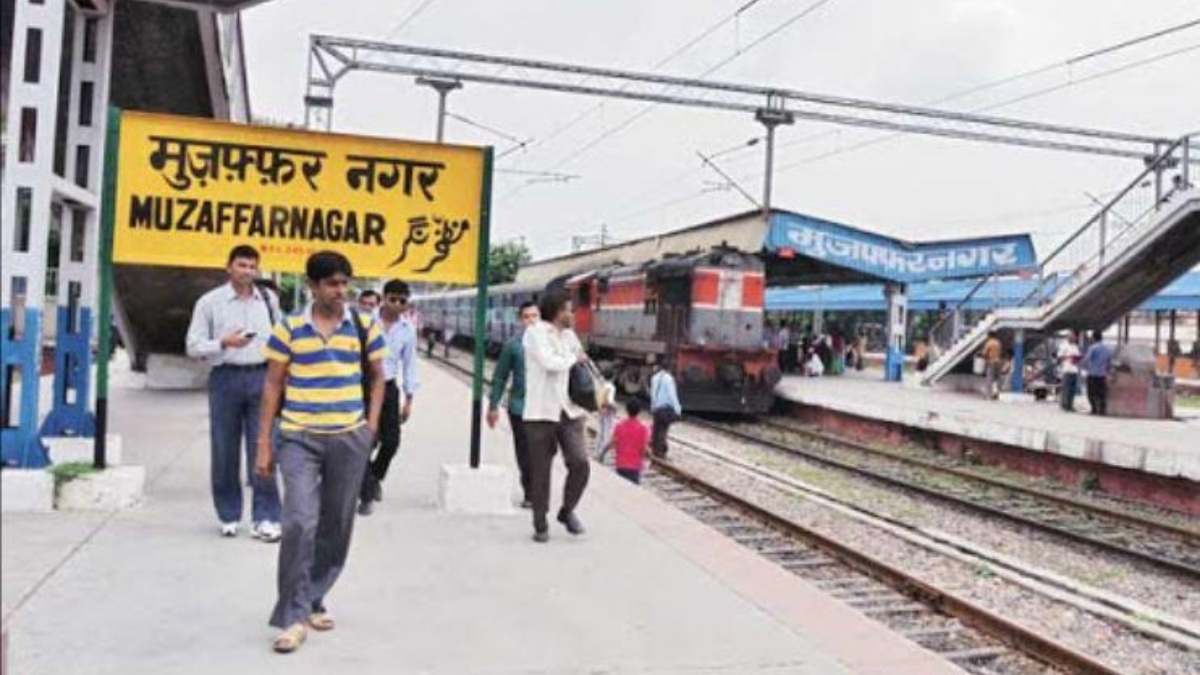 चलती ट्रेन में मदरसे के छात्र से मारपीट, जबरन शराब पिलाने और बाहर फेंकने की कोशिश का आरोप