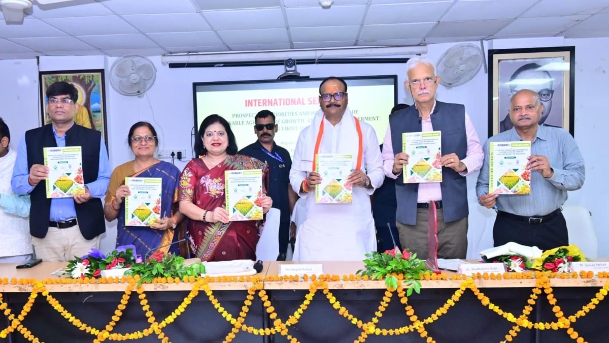 किसानों के लिए ब्रजेश पाठक का बड़ा संदेश… बोले- सहकारी खेती से घटेगी लागत, बढ़ेगी आमदनी