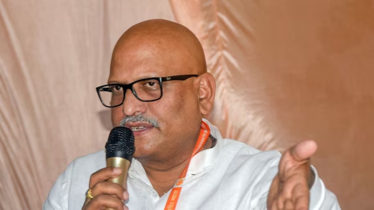 अयोध्या में मछली भोज पर संत नाराज, अजय राय पर सनातन के अपमान का आरोप