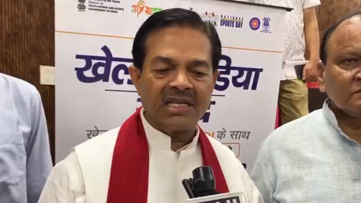 अखिलेश के बयान पर B.L. वर्मा का पलटवार, बोले- ‘सरकार आनी नहीं है, कुछ भी बोल सकते हैं’
