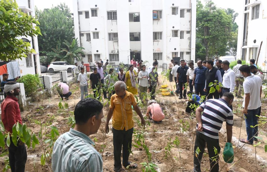 राजभवन नहीं, अब बोलिए ‘जन भवन’! राज्यपाल की पहल से एक ही दिन में तैयार हुआ 2,796 पौधों वाला ‘मियावाकी फॉरेस्ट’