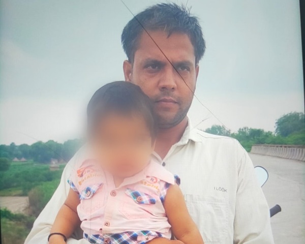 ‘जिसकी गोद में खेलना था, उसी ने नदी में बहा दिया…’ आगरा में हैवान बने पिता ने मासूम बेटी को यमुना में फेंका