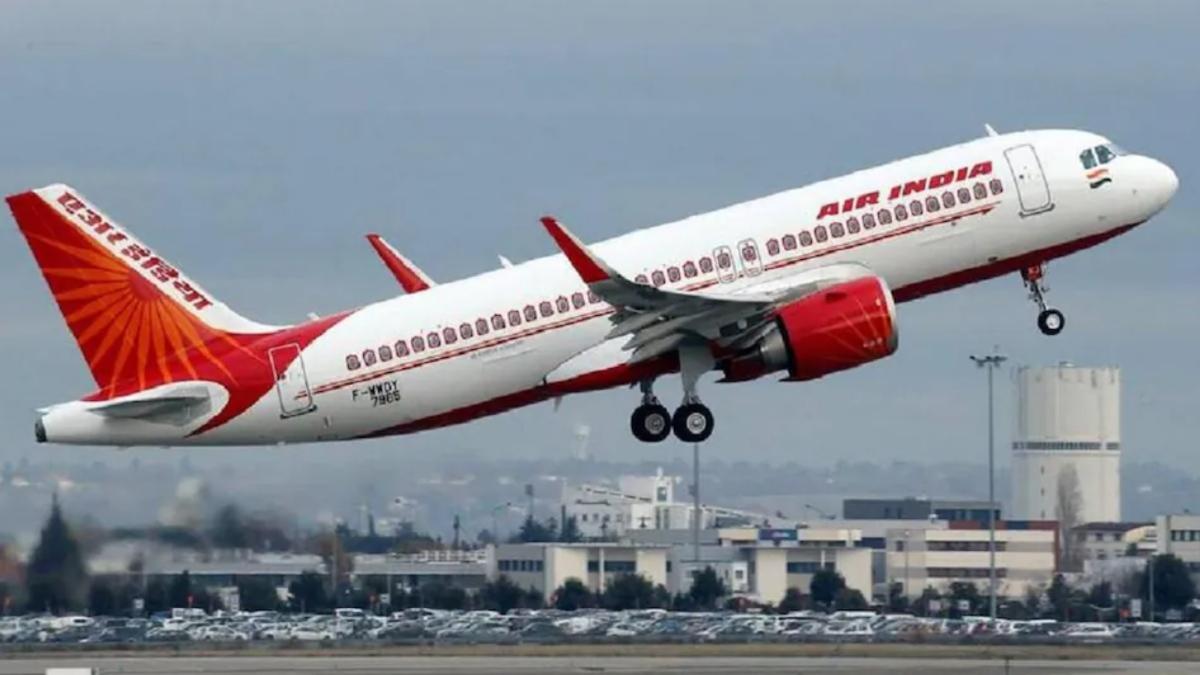 फुकेत-दिल्ली फ्लाइट हादसे पर Air India के CEO तलब, हवा में अचानक 300 फीट नीचे गिरा था विमान ; 17 लोग हुए थे घायल