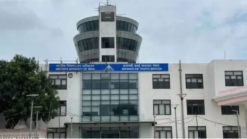 वाराणसी एयरपोर्ट पर अचानक तड़तड़ाई पिस्टल! चेकिंग के दौरान मची चीख-पुकार, 2 ग्राउंड स्टाफ लहूलुहान