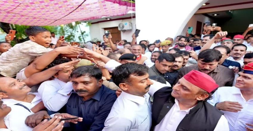 ‘बातें ट्रिलियन डॉलर की, काम गौमूत्र बेचना!’ अखिलेश यादव का यूपी सरकार पर बड़ा तंज