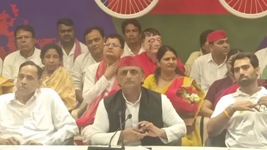 किसके पेट में उठ रहा दर्द?’ अखिलेश यादव के एक बयान और मेगा जॉइनिंग से गरमाई यूपी की सियासत