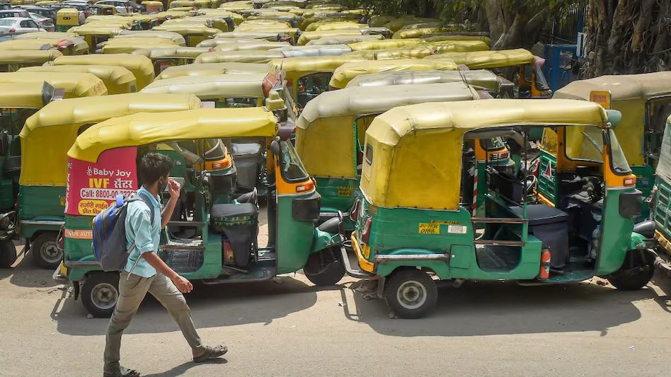दिल्ली-NCR में थम सकती है ऑटो-टैक्सी की रफ्तार, 7 से 9 सितंबर तक हड़ताल का ऐलान