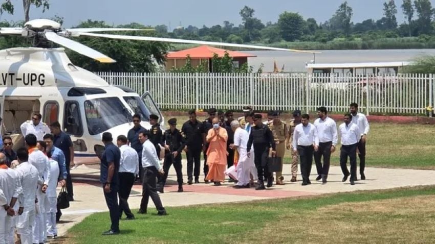 CM योगी का अयोध्या दौरा: हनुमानगढ़ी और रामलला के किए दर्शन, परमहंस रामचंद्र दास को देंगे श्रद्धांजलि