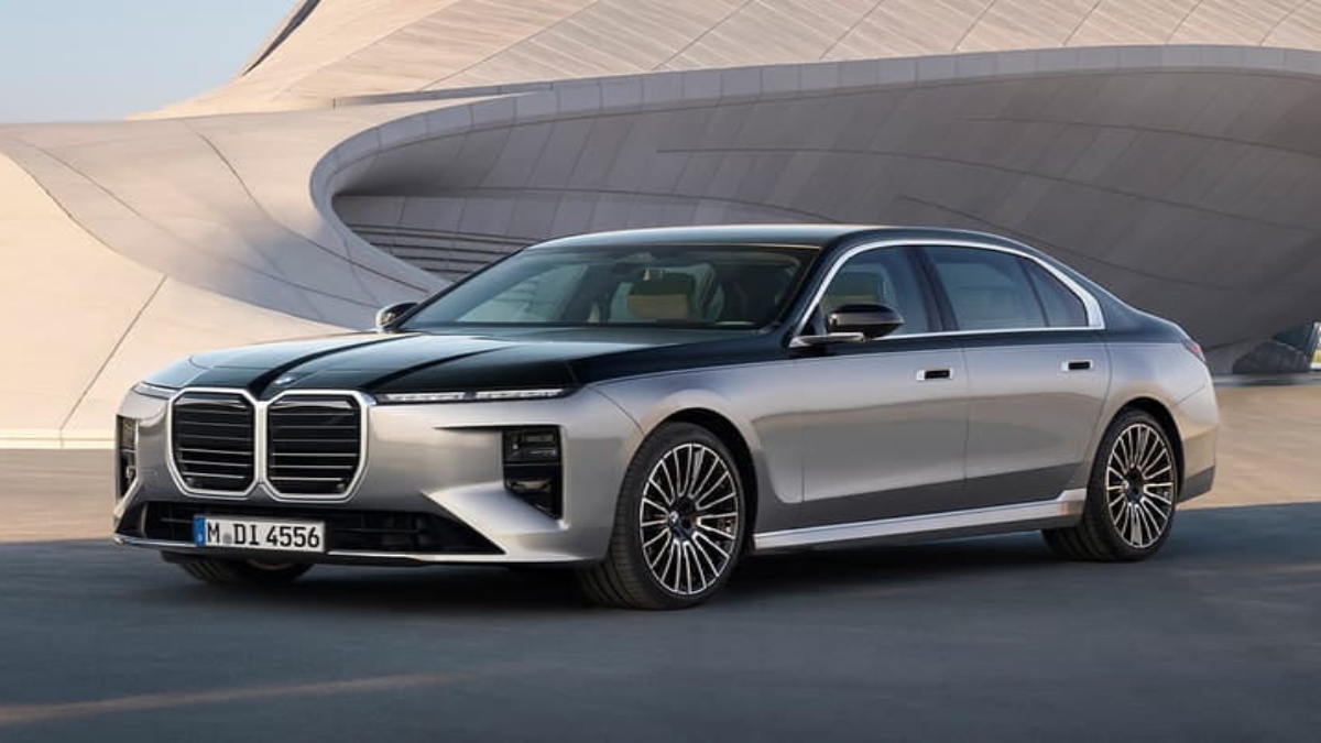 BMW 7 Series: नई पीढ़ी की लग्जरी सेडान की बुकिंग शुरू, पेट्रोल-डीजल और इलेक्ट्रिक दोनों ऑप्शन में होगी उपलब्ध