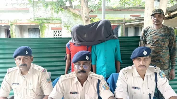 चाईबासा में जमीन विवाद का खूनी अंजाम, एक ही परिवार के 3 लोगों की हत्या से सनसनी