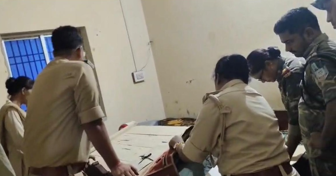 JPSC घोटाला: पलामू में CID की बड़ी कार्रवाई, दो आरोपितों के ठिकानों पर छापे, लैपटॉप व दस्तावेज जब्त