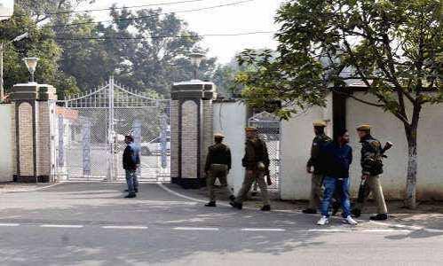 JPSC-JSSC आंदोलन के बीच रांची में हाई अलर्ट:  CM आवास बना पुलिस छावनी, 100 से ज्यादा जवान तैनात, कई रास्तों पर बैरिकेडिंग