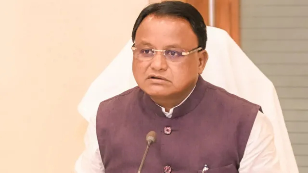 भ्रष्टाचार पर CM मोहन चरण माझी का कड़ा प्रहार: चिकित्सा अधिकारी बर्खास्त