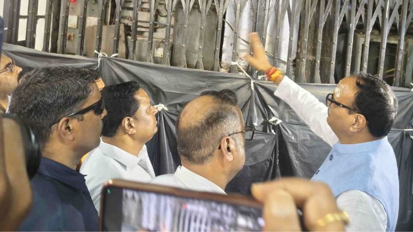 प्रयागराज में गरजे डिप्टी सीएम ब्रजेश पाठक: SRN अस्पताल को मिलेगा 200 बेड का नया ब्लॉक, कांग्रेस पर कसा तंज