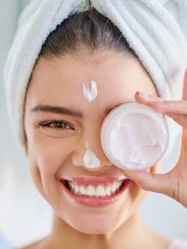 Monsoon Skin care: मानसून में किन गलतियों से बचना चाहिए?