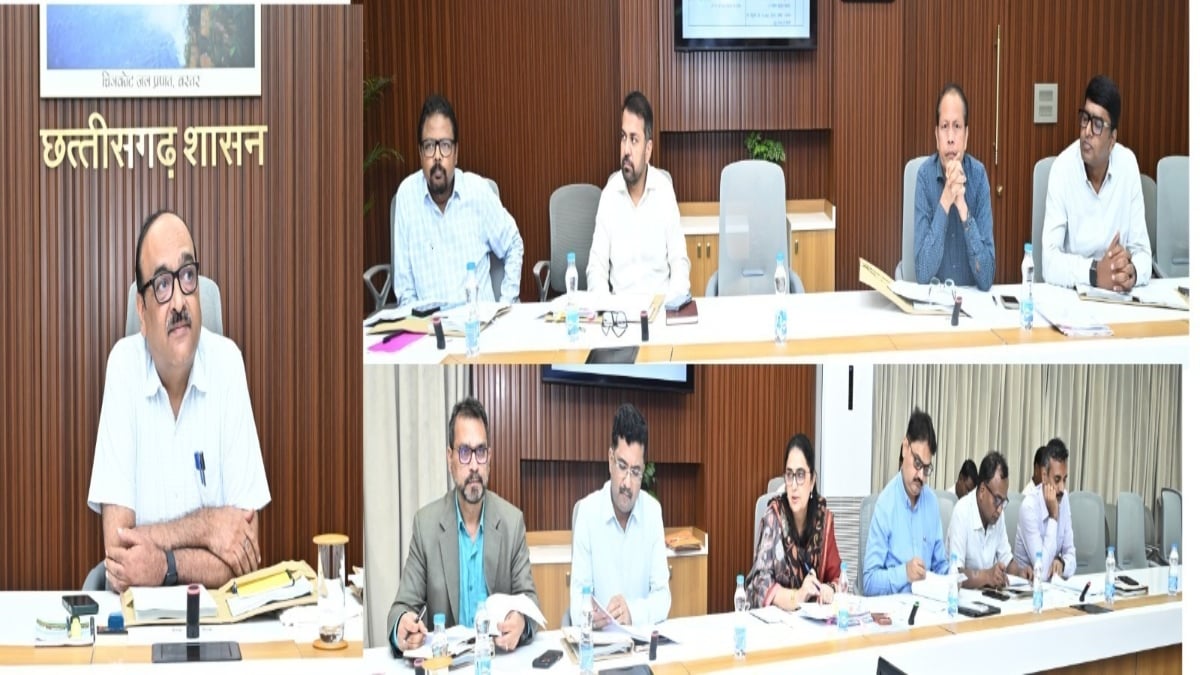 मुख्य सचिव ने ली कैम्पा की समीक्षा बैठक: नक्सल मुक्त क्षेत्रों में अधोसंरचना विकास में तेजी लाने के निर्देश