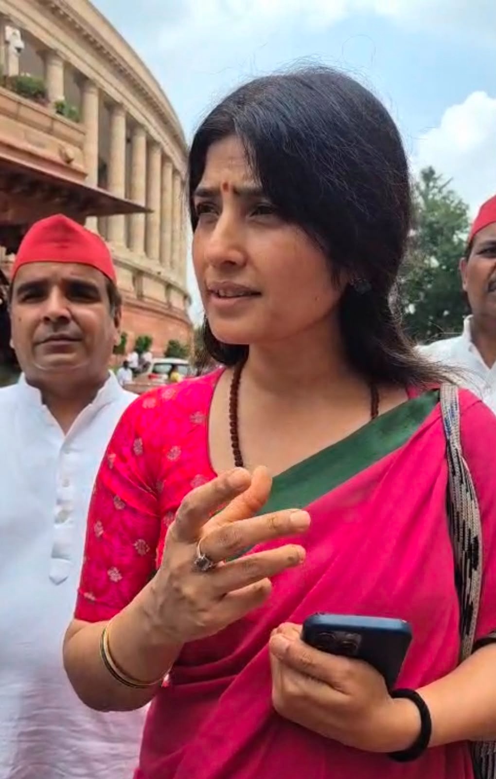 राम मंदिर चंदे का हिसाब कहां? डिंपल यादव का तीखा सवाल, कहा- ’14-15 साल की बेटियों से माफी मंगवा रही सरकार’