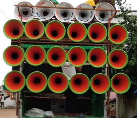 रजरप्पा में DJ मुकाबला देखने जर्जर मकान की छत पर चढ़े 12 युवक, अचानक टूट गया छज्जा, बाल-बाल बची जान
