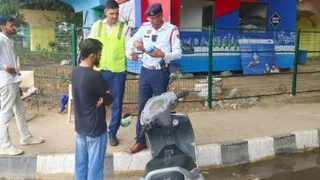 60 हजार की स्कूटी पर 10 लाख के चालान, 96 ट्रैफिक उल्लंघनों के बाद गुरुग्राम पुलिस ने किया इंपाउंड