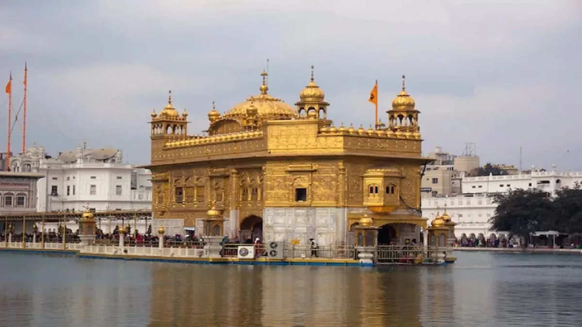 श्री हरिमंदिर साहिब से गुरबाणी के लाइव प्रसारण पर SGPC सख्त, बिना अनुमति प्रसारण करने वाले चैनल को भेजा कानूनी नोटिस