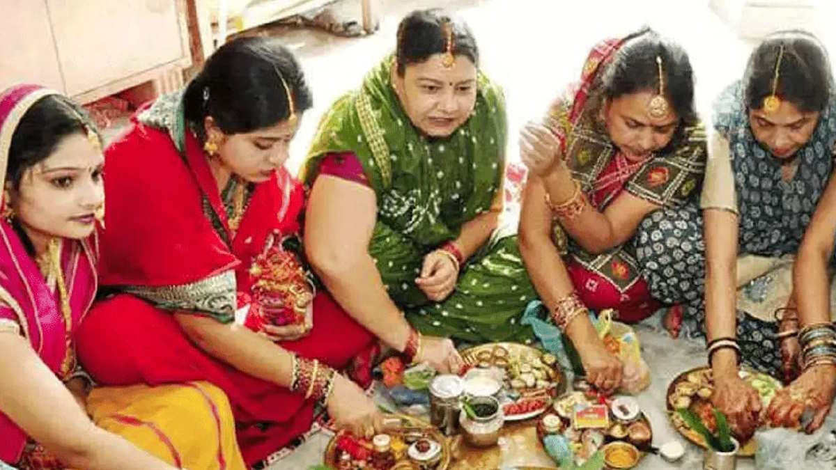 पहली बार रख रही हैं हरियाली तीज का व्रत? इस विधि से करें पूजा…