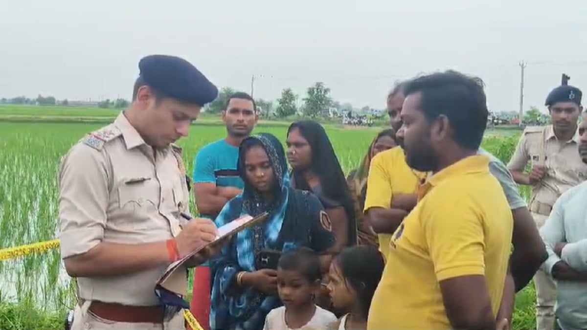 कैमूर में लापता युवक का सिर कटा शव पोखर से बरामद, प्रेम-प्रसंग में हत्या की आशंका